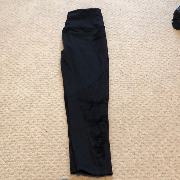 Victoria Secret Knockout High- Rise Capri - Picture 3 of 8